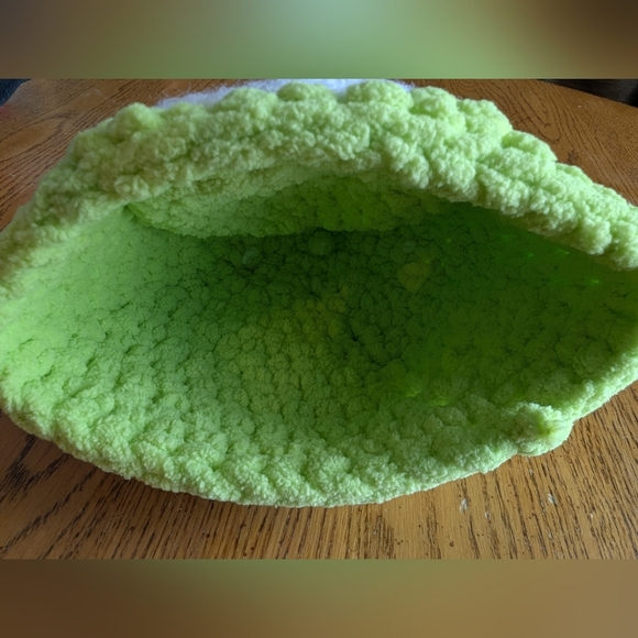 Disney Pixar Monsters inc. Mike Wazowzski hat beanie with 3D horns! 0-9 Months - Picture 4 of 4